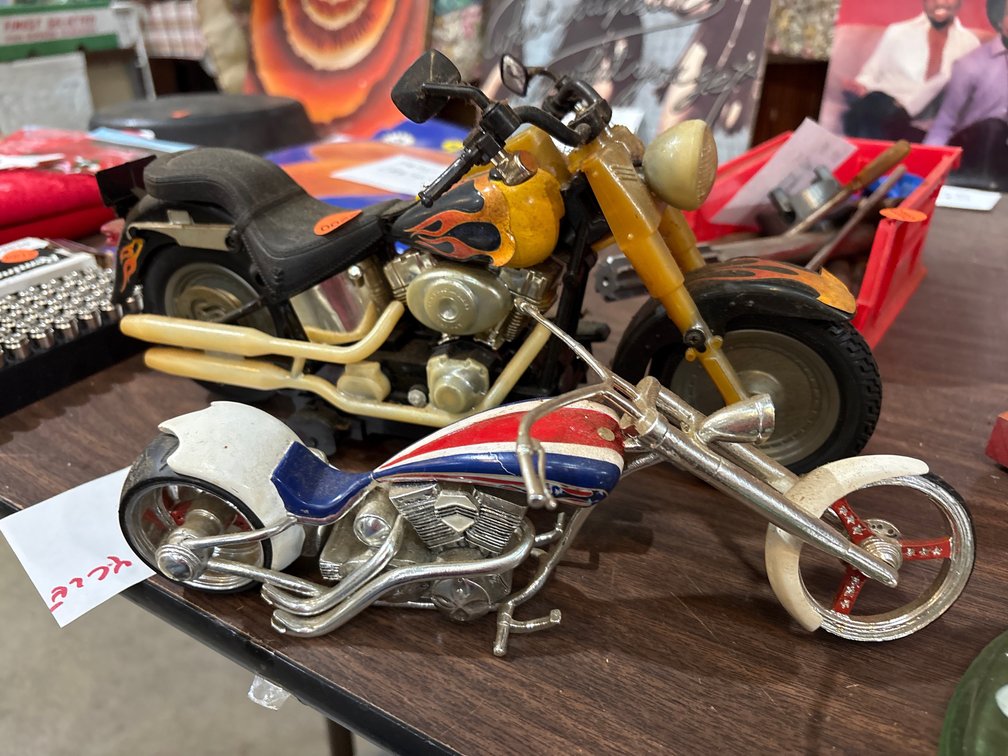 MOTORCYCLE FIGURE DECOR