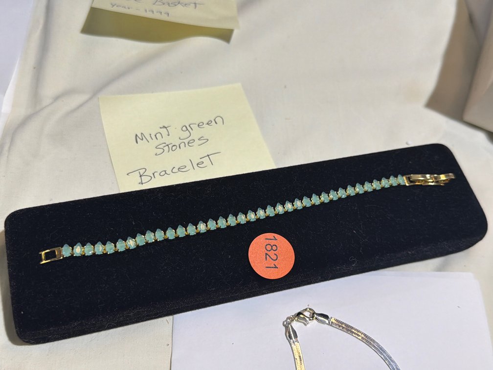 7.25” GREEN STONE BRACELET