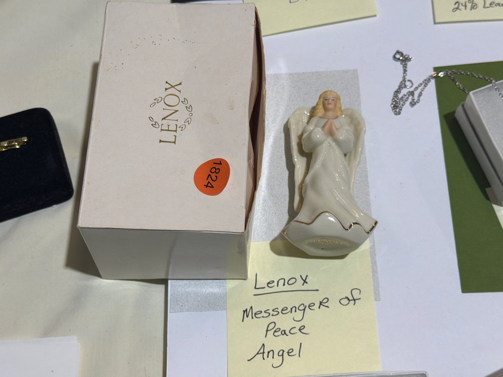 LENOX MESSENGER OF PEACE ANGEL FIGURINE