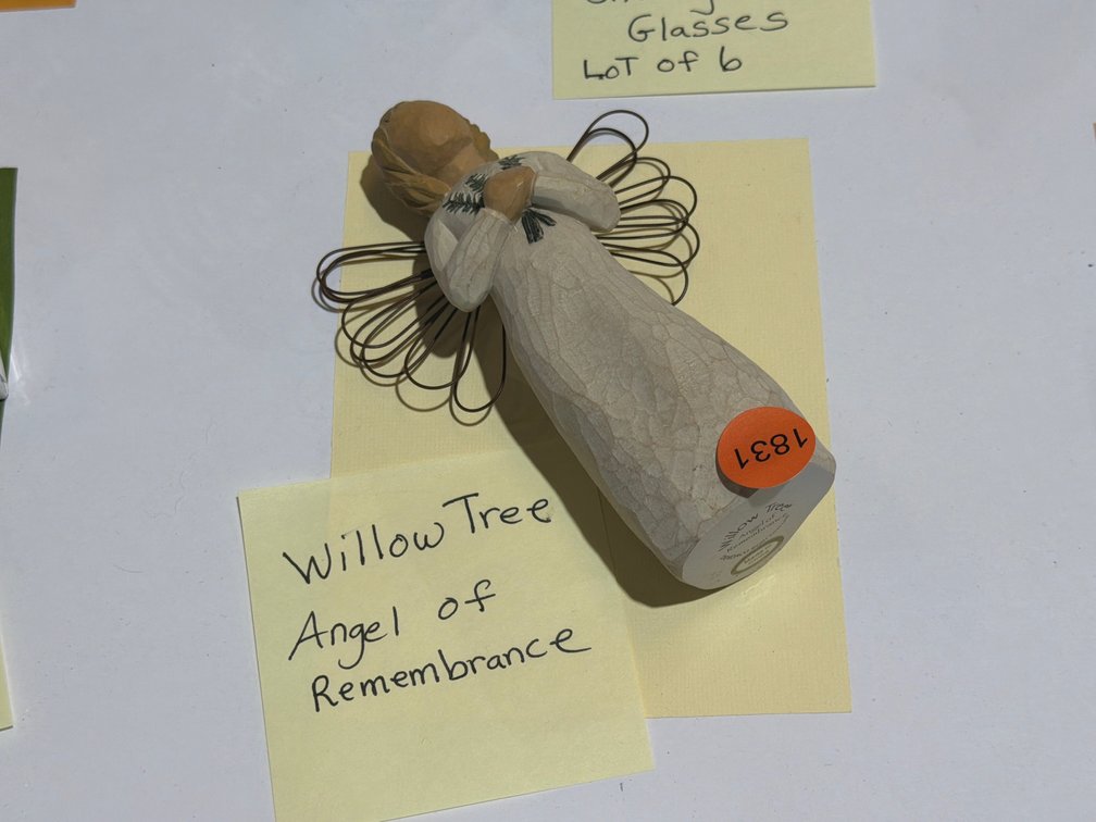 WILLOW TREE ANGEL OF REMEMBRANCE FIGURINE