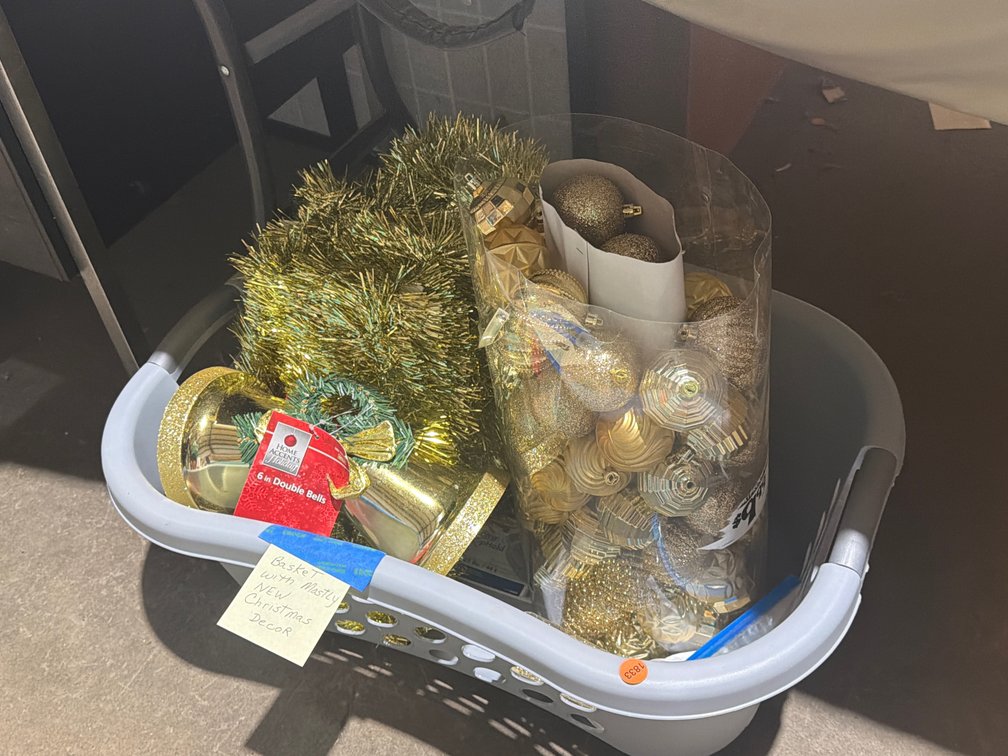 BASKET OF MOSTLY BEW CHRISTMAS DECOR