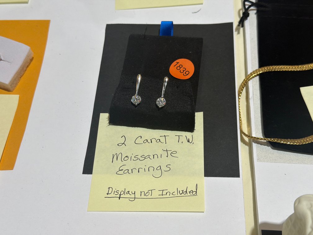 2 CARAT TW MOISSANITE EARRINGS (DISPLAY NOT INCLUDED)