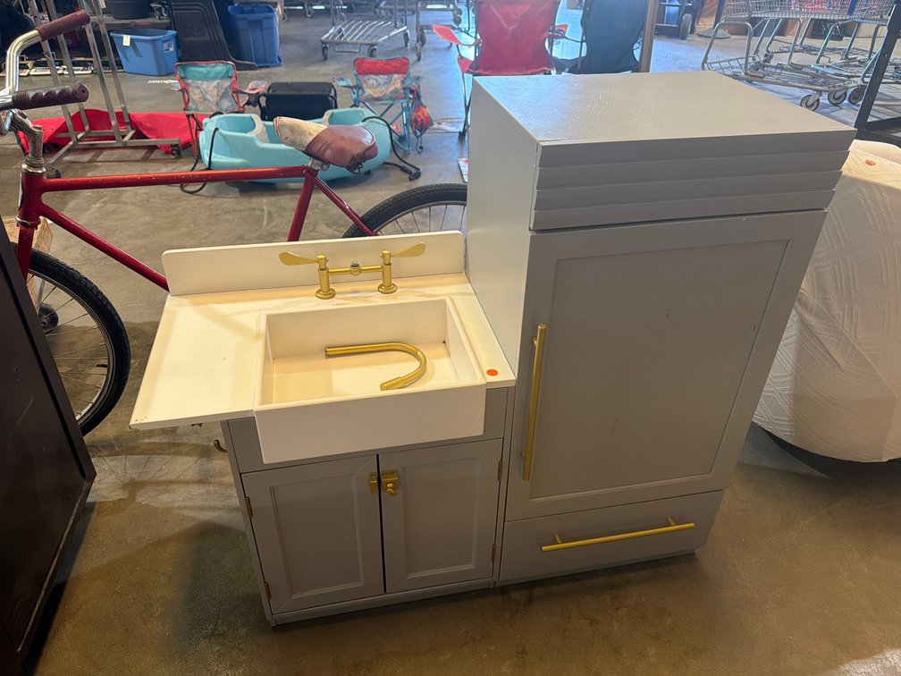 KID’S POTTERY BARN KITCHEN