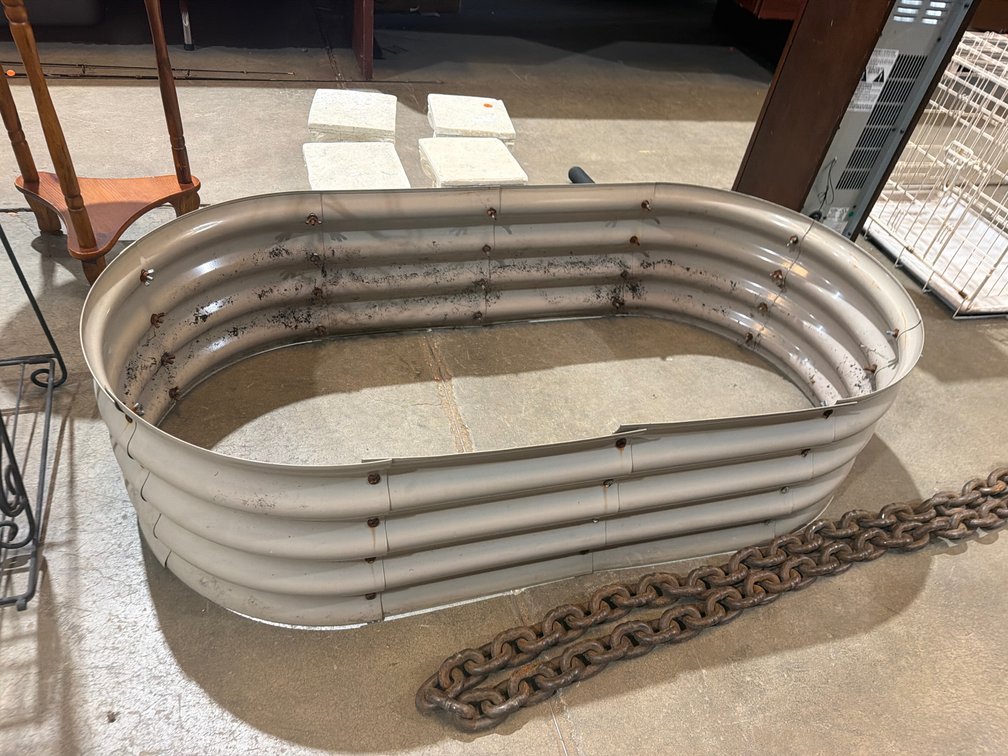 METAL FLOWER BED SURROUND