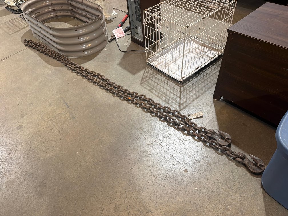 16FT LOG CHAIN WITH HOOKS