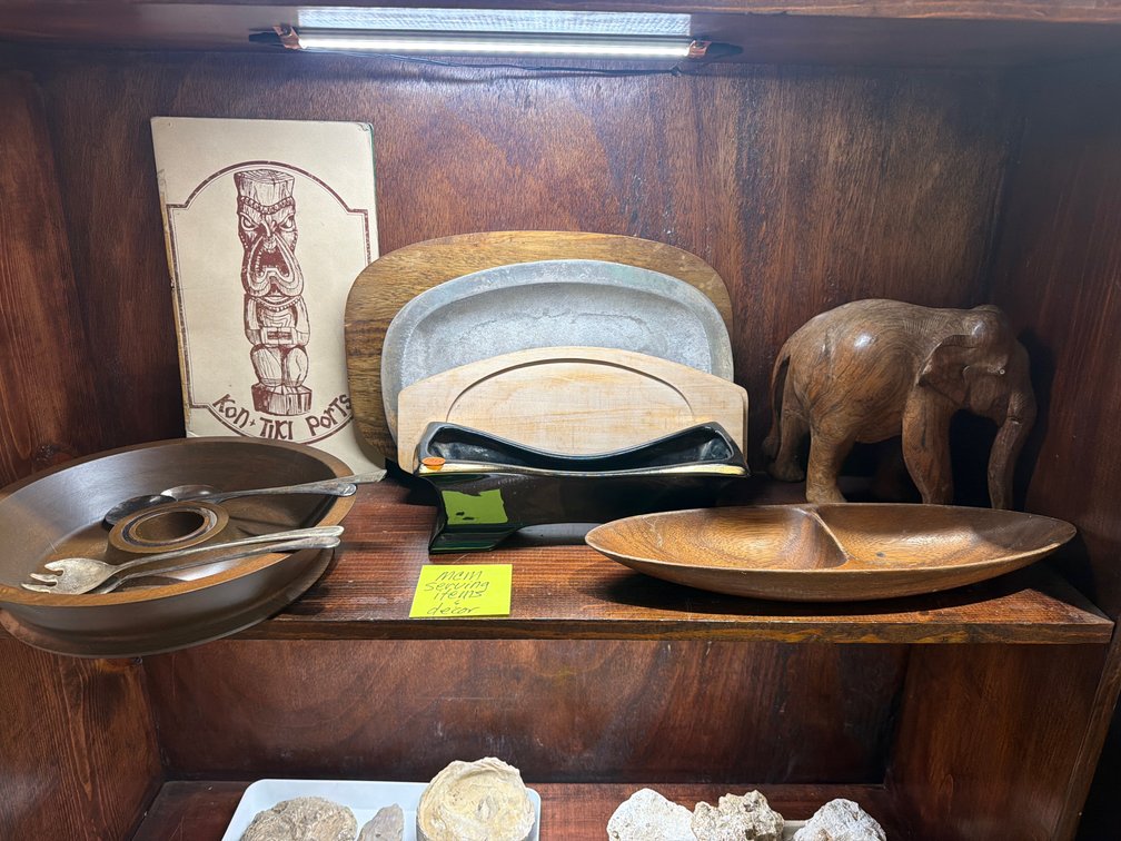 MCM SERVING ITEMS AND DECOR