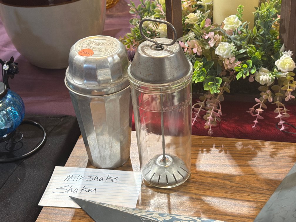 MILKSHAKE SHAKER