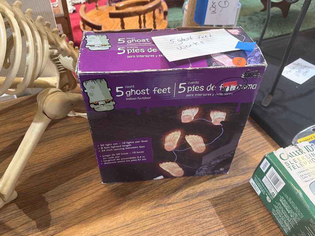 5 GHOST FEET