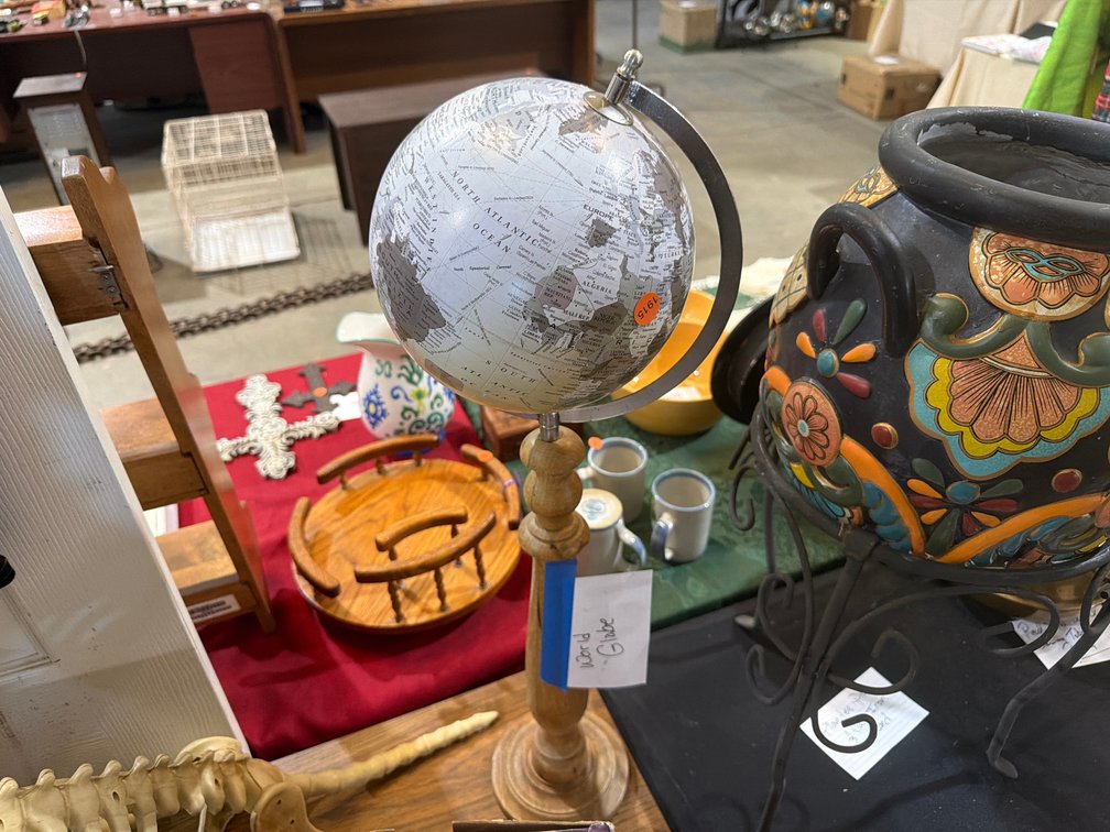 WORLD GLOBE