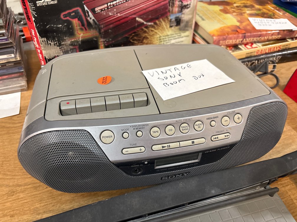 VINTAGE SONY BOOM BOX