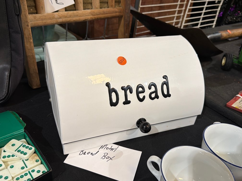 METAL BREAD BOX