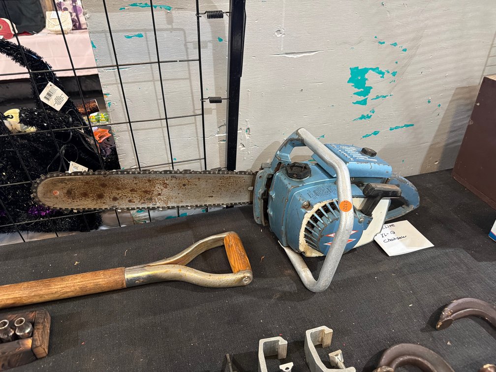 HOMELITE XL-12 CHAINSAW