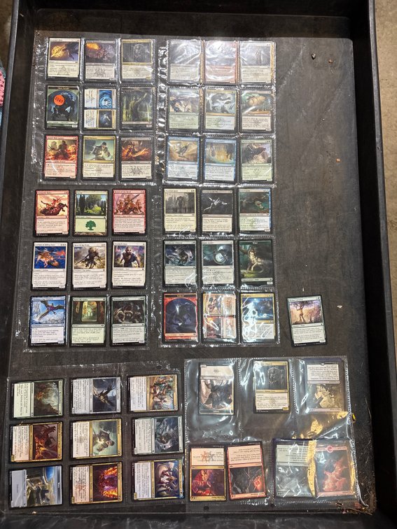 LOT OF MANY MAGIC THE GATHERING CARDS