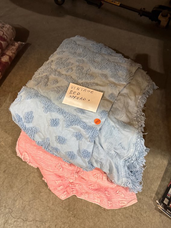 LOT OF 2 VINTAGE BED SPREADS