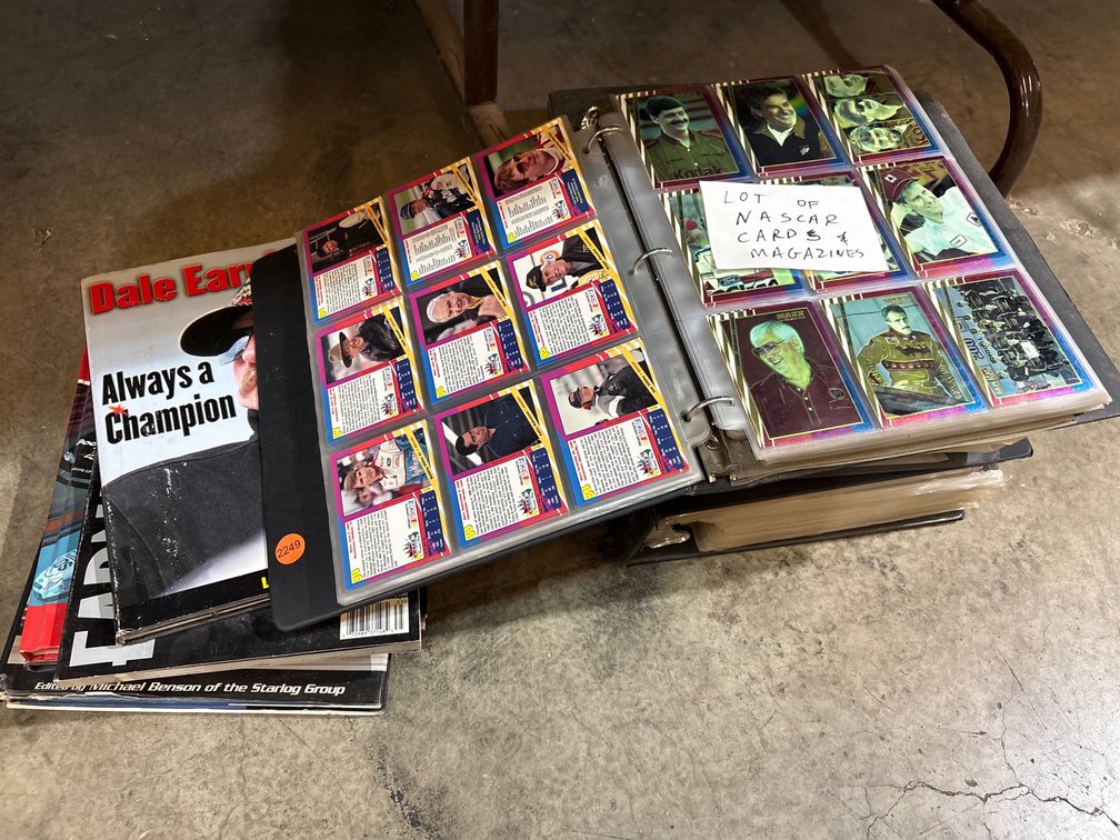 LOT OF NASCAR CARDS & MAGAZINES