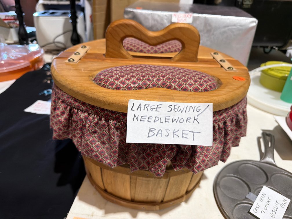 LARGE SEWING NEEDLEWORK BASKET