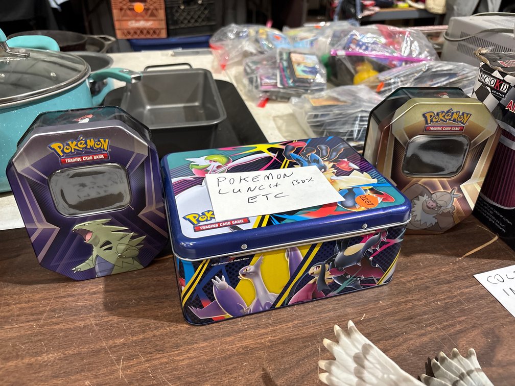 POKEMON LUNCH BOX & CARD TINS