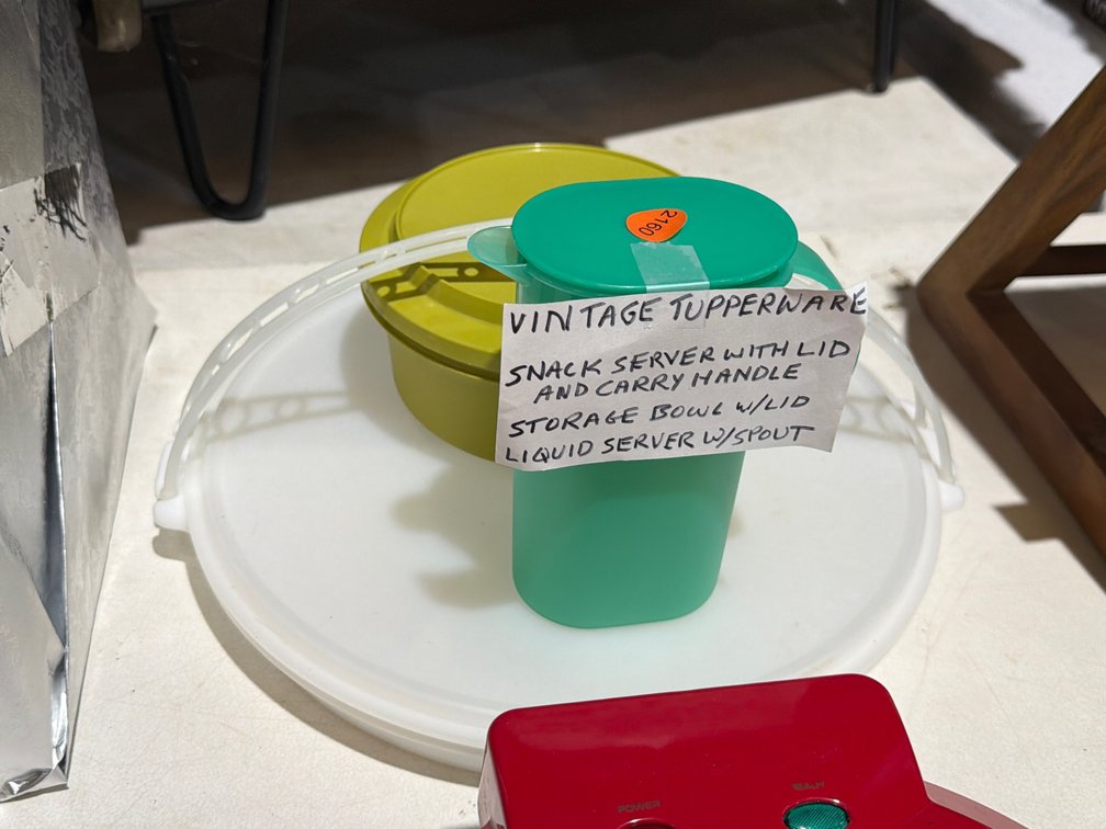 VINTAGE TUPPERWARE