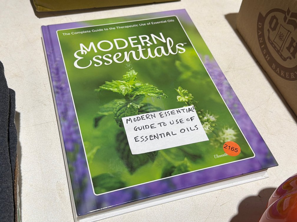 MODERN ESSENTIALS GUIDE TO USE OF ESSENTIAL OILS