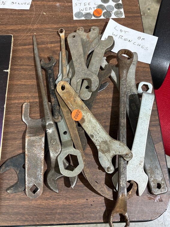 LOT OF WRENCHES