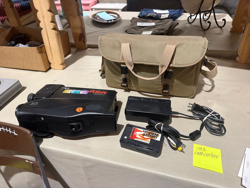 VHS CAMCORDER WITH BAG