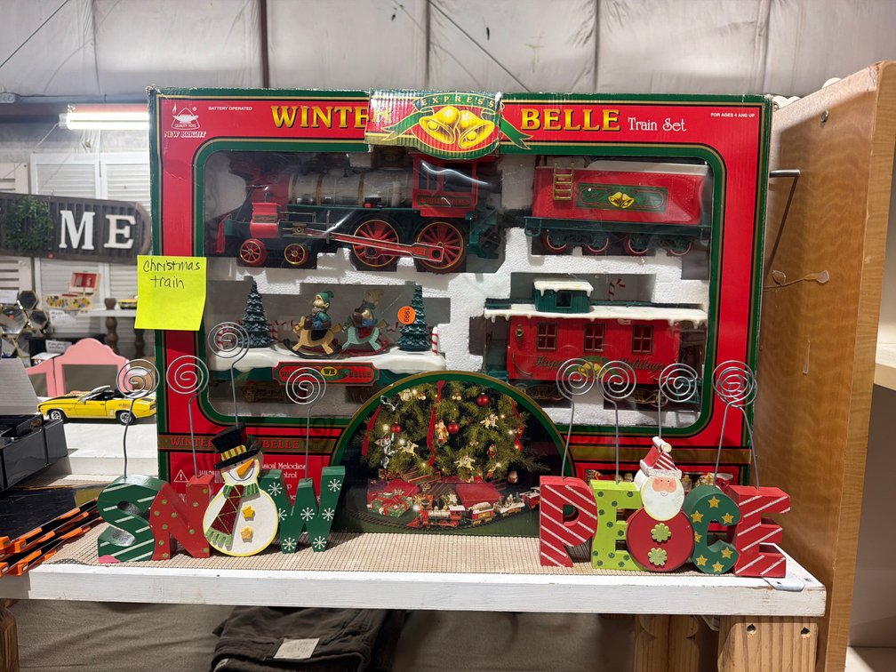 CHRISTMAS TRAIN WITH SNOW AND PEACE DECOR