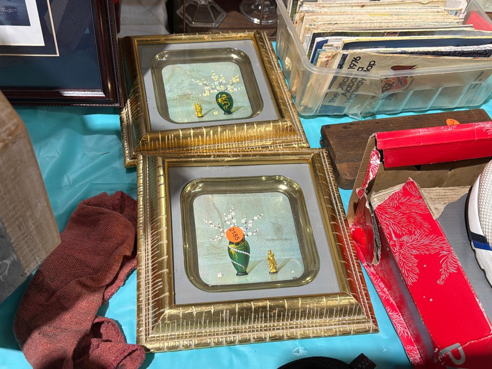 (2) VASE WALL DECOR