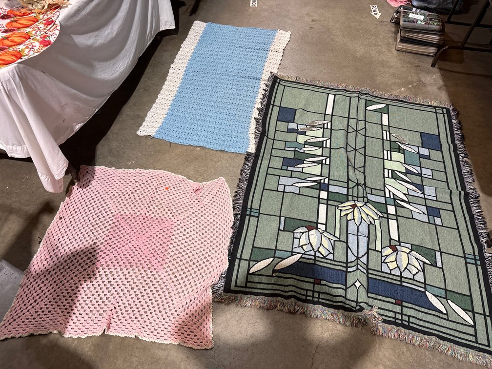 THROW CROCHET BLANKETS