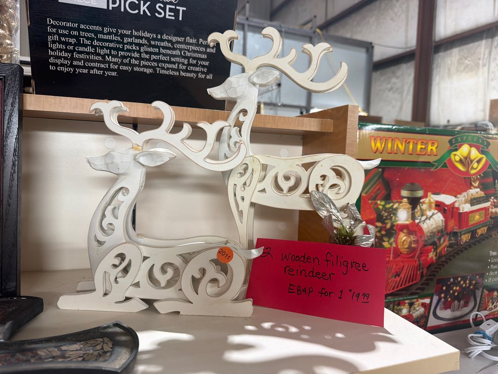 2 WOODEN FILIGREE REINDEER