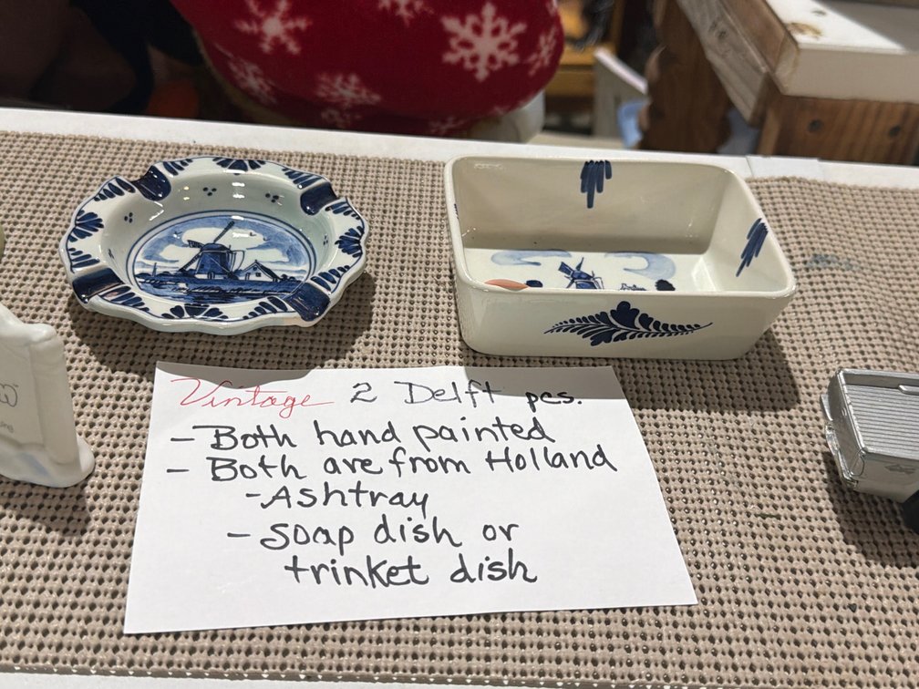 DELFT BLUE ASHTRAY AND TRINKET DISH