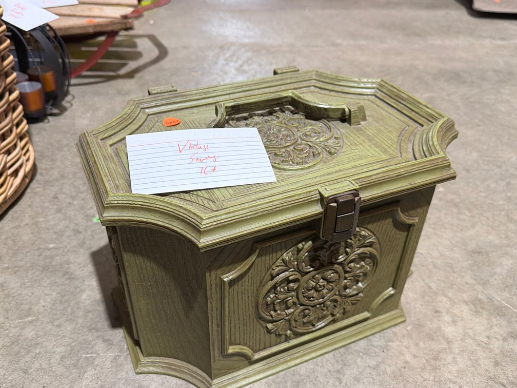 BOX OF SEWING ITEMS