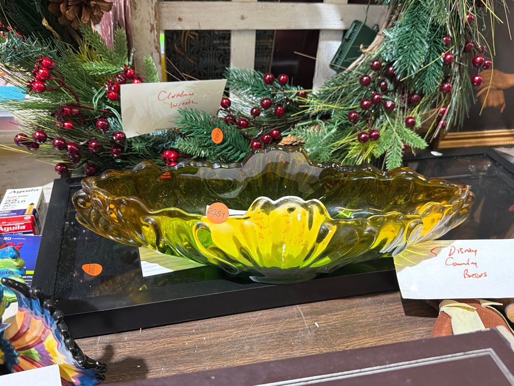 GLASS CENTERPIECE BOWL