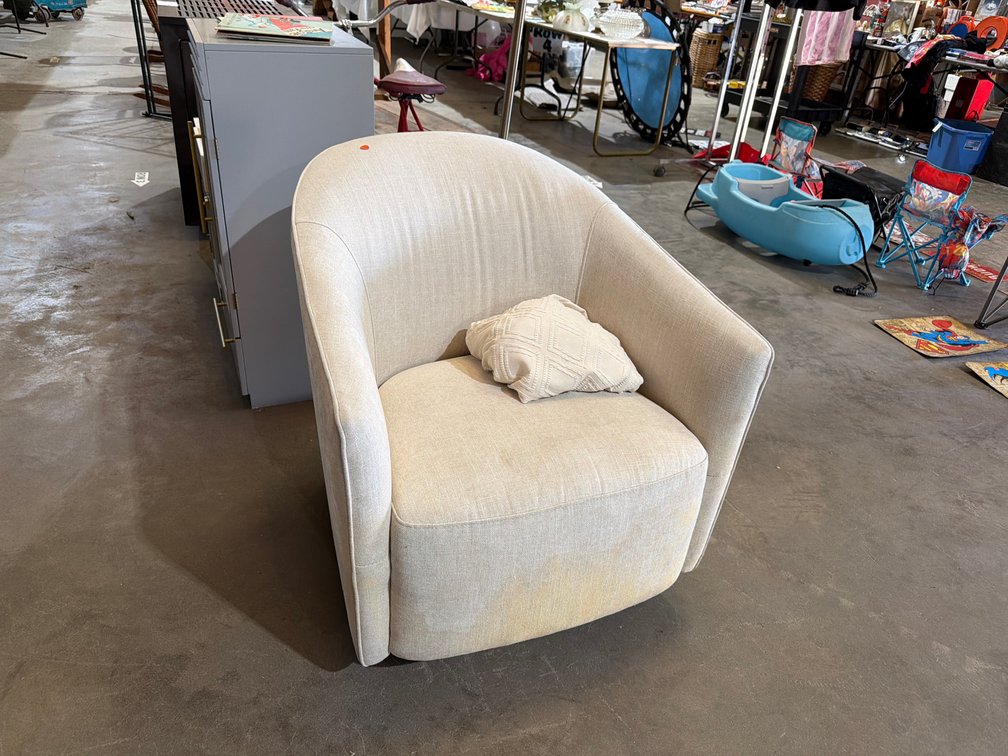 SWIVEL ROCKING CLUB CHAIR