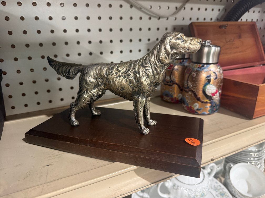 METAL DOG STATUE