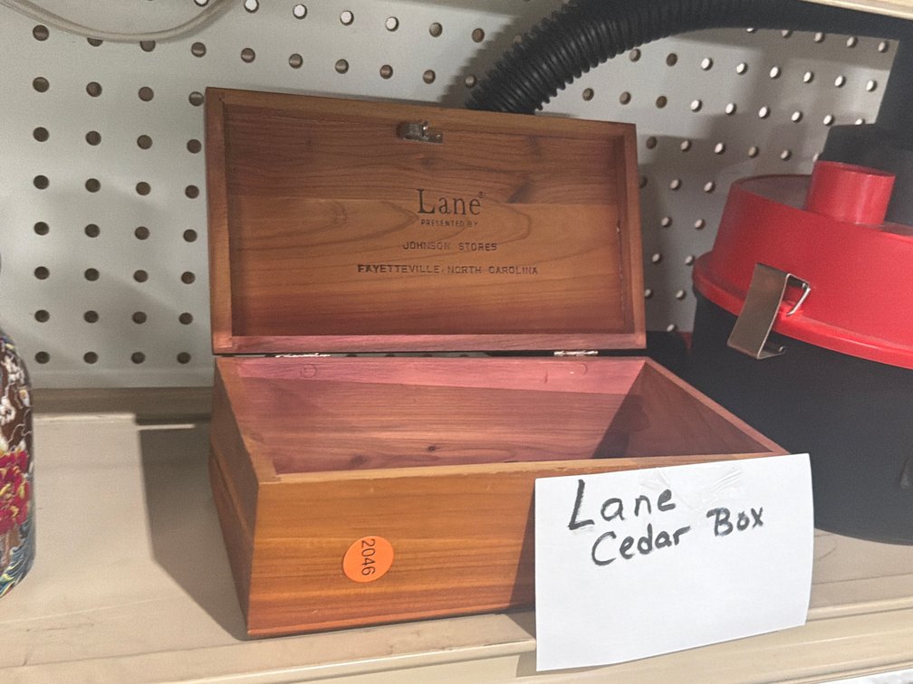 LANE CEDAR BOX