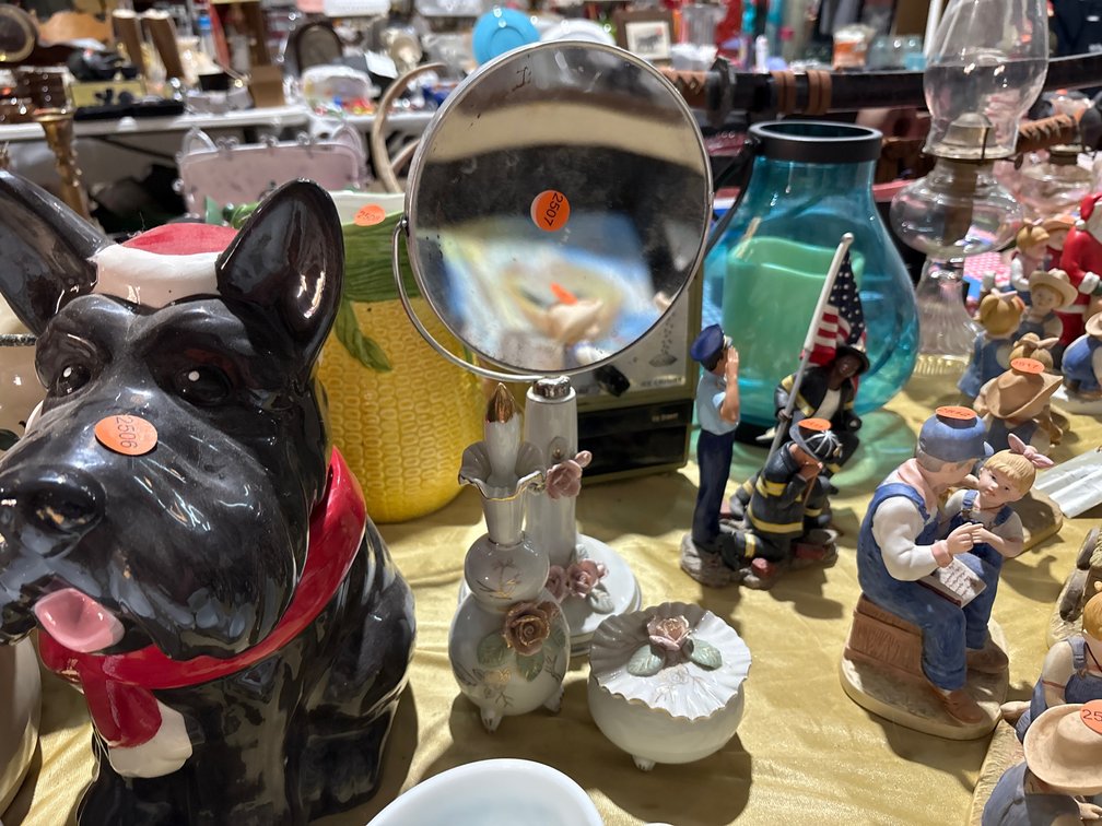 VINTAGE VANITY ITEMS