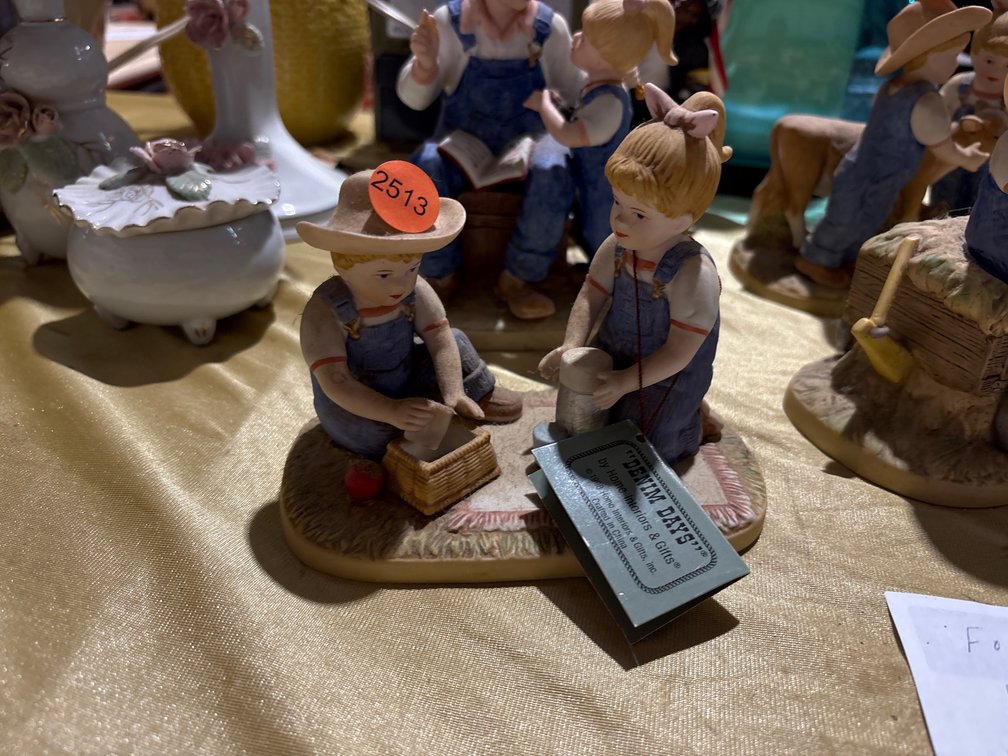 DENIM DAYS FIGURINE