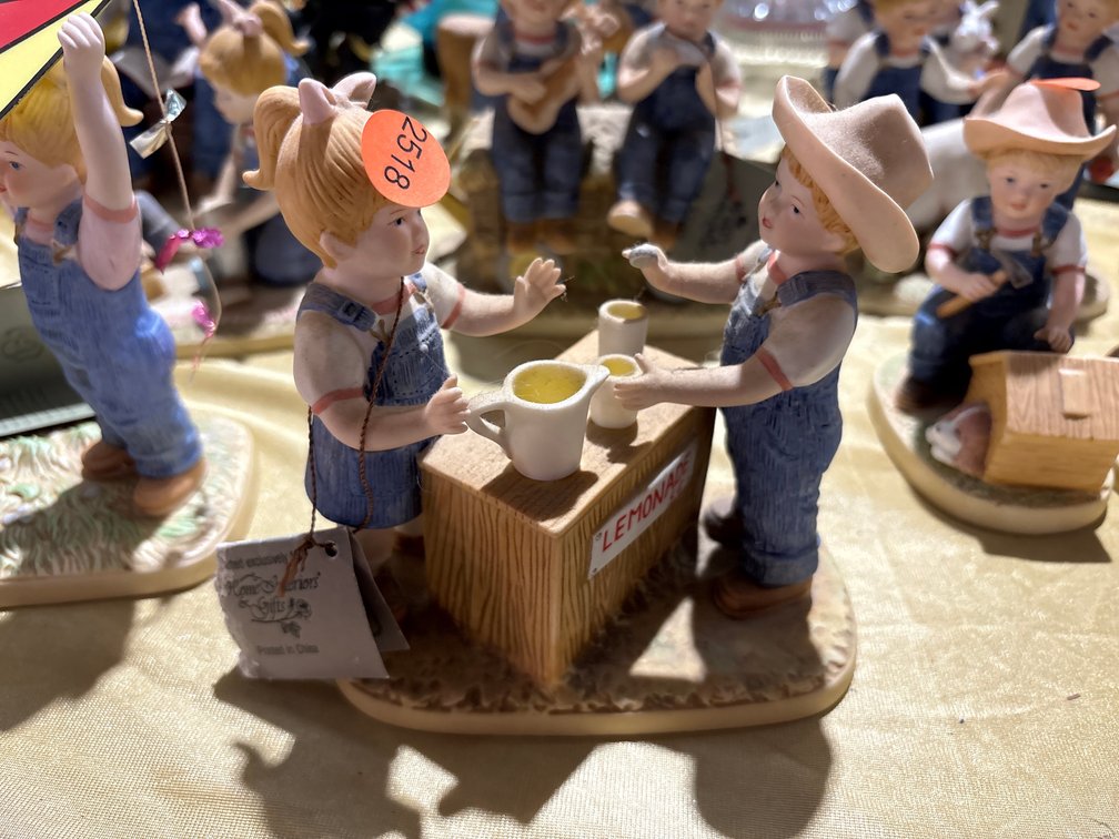 DENIM DAYS FIGURINE