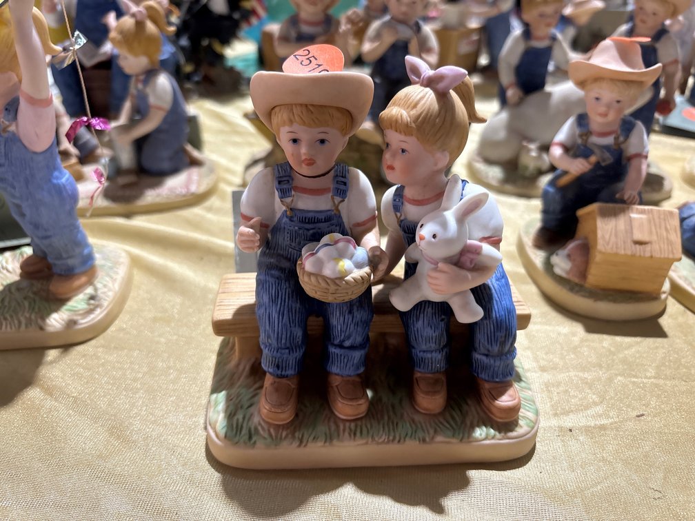 DENIM DAYS FIGURINE