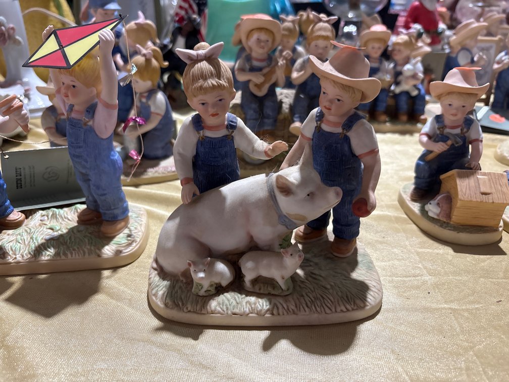 DENIM DAYS FIGURINE