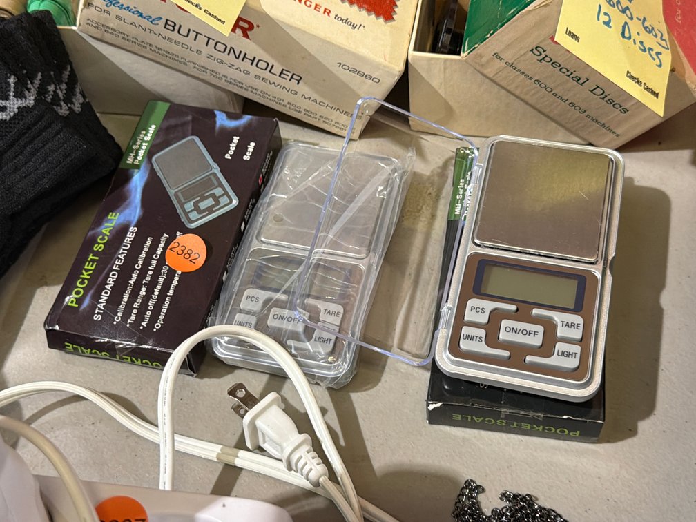 (2) POCKET SCALES