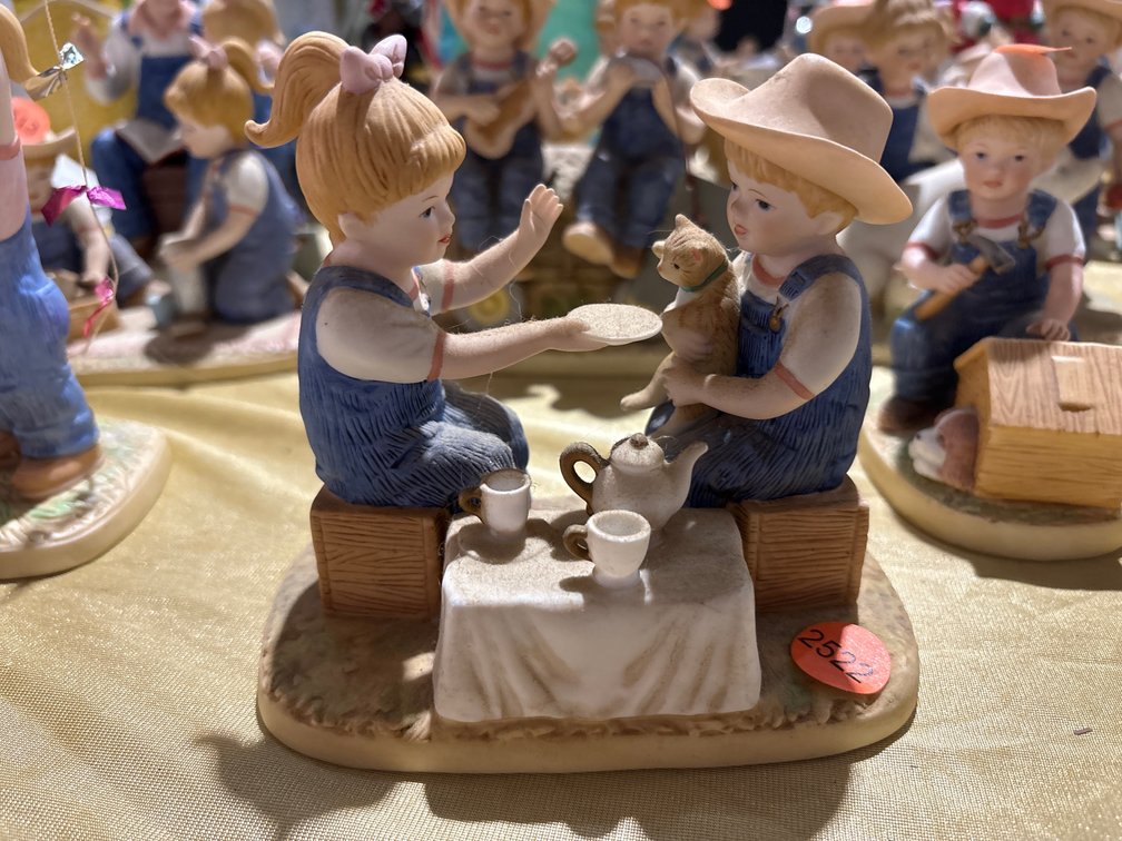 DENIM DAYS FIGURINE