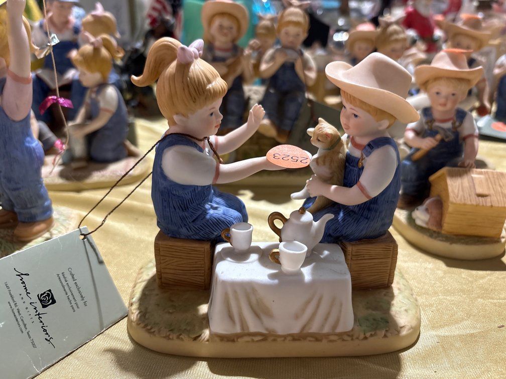 DENIM DAYS FIGURINE