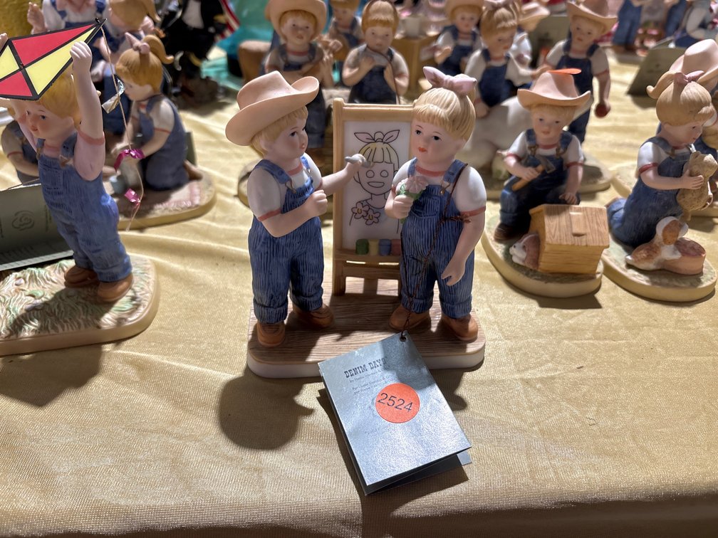 DENIM DAYS FIGURINE