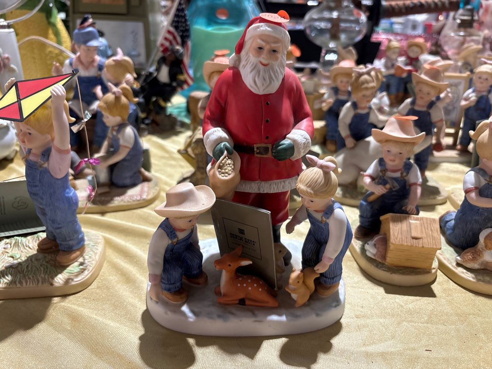 DENIM DAYS FIGURINE