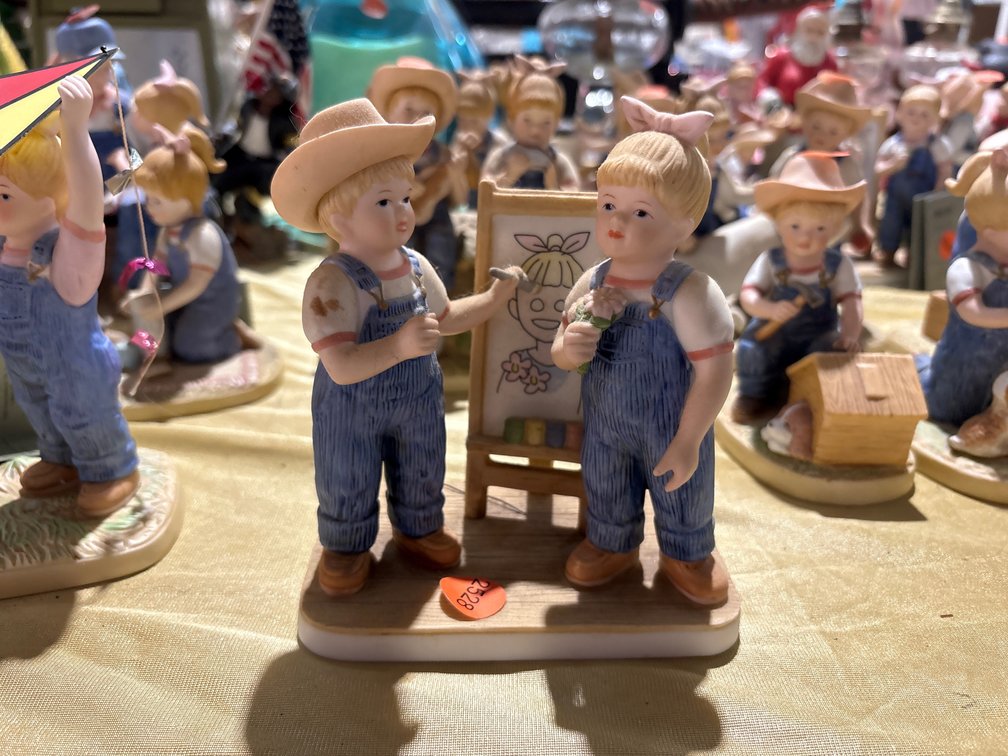 DENIM DAYS FIGURINE