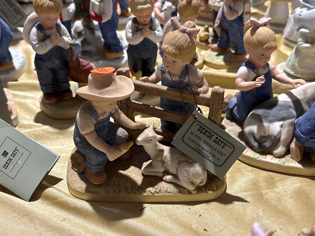 DENIM DAYS FIGURINE