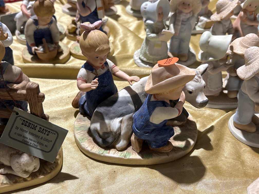 DENIM DAYS FIGURINE