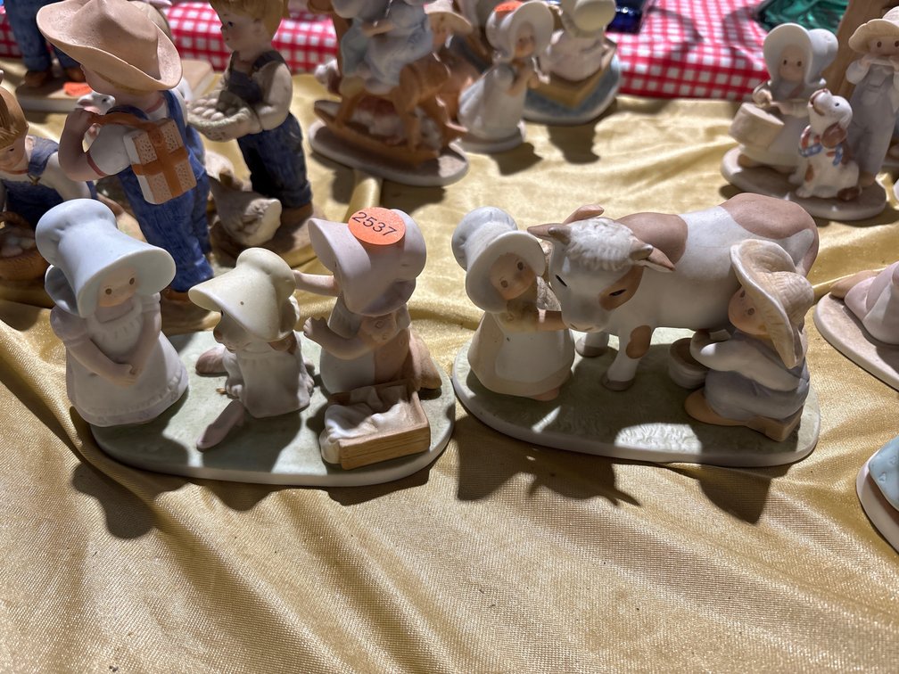 (2) CIRCLE OF FRIENDS FIGURINES