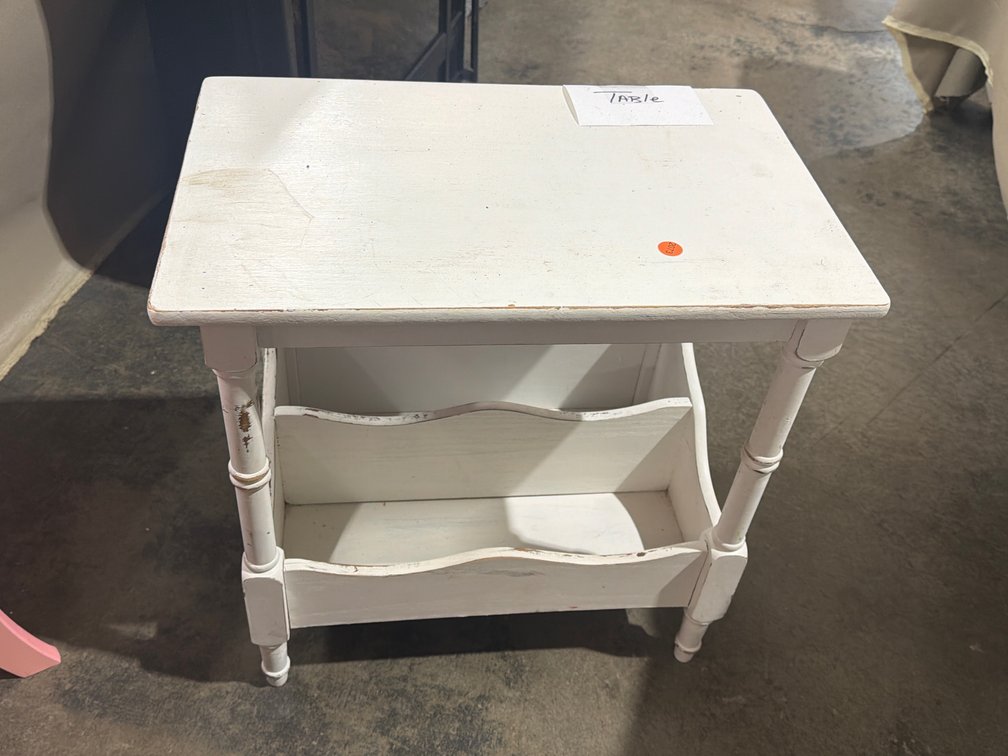 WHITE SIDE TABLE